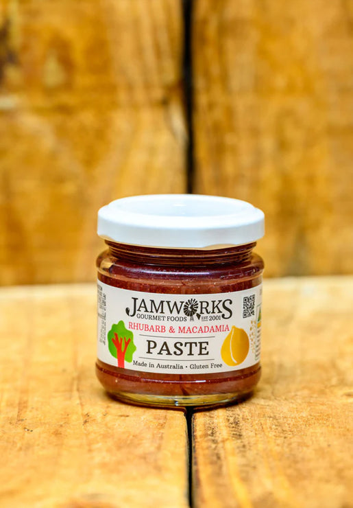 RHUBARB AND MACADAMIA PASTE